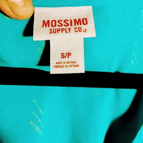 Mossimo Romper with the cutest pockets - Picture 5 of 7